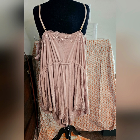 Mauve City Chic EUC romper - Picture 3 of 7